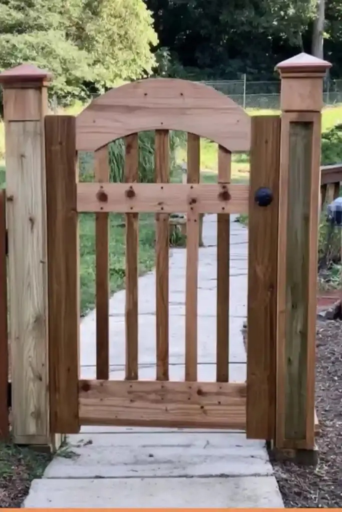 Scallop Wood Gate