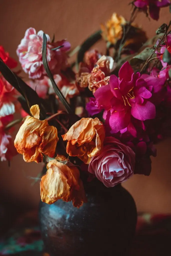 Real Flowers vs Artificial: Which Looks Better? 3 Real Flowers vs Artificial: Which Looks Better?