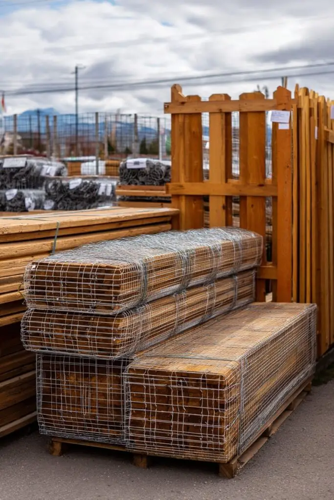 Cheap Fence Ideas for Budget-Friendly Gardens 5 Cheap Fence Ideas for Budget-Friendly Gardens